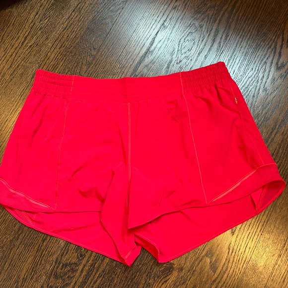Lululemon hotty hot shorts - Picture 2 of 2
